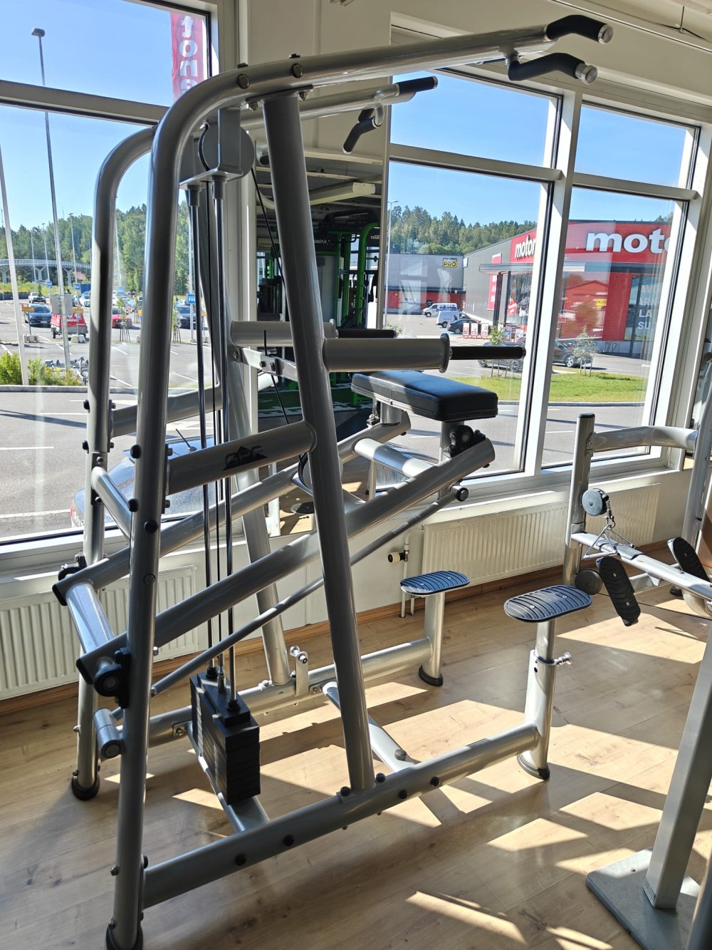 Avustettu dippi - leuanvetolaite 500,-