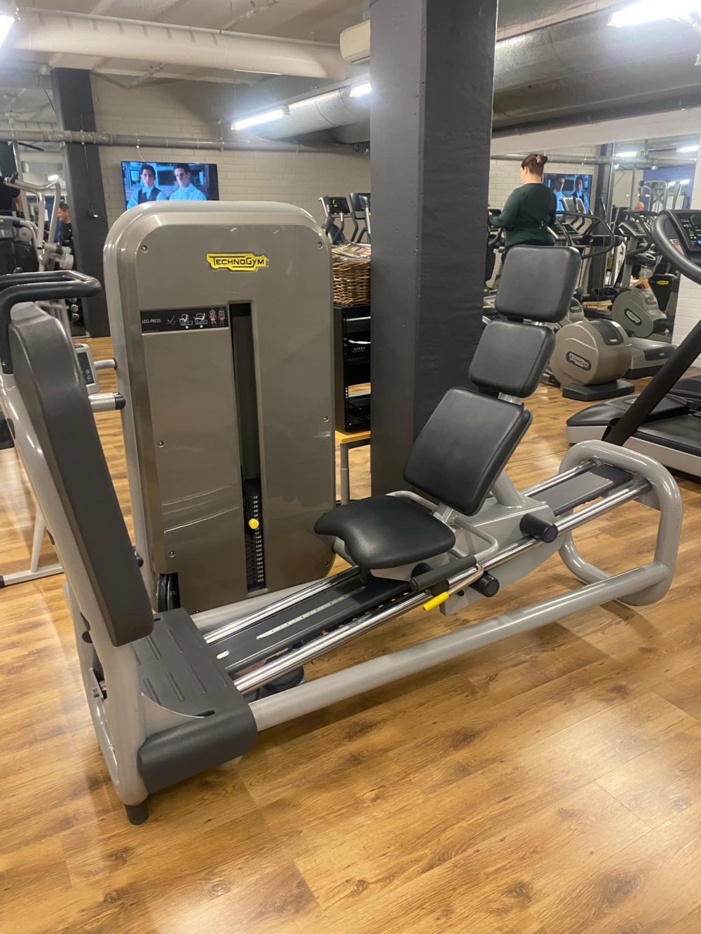 Technogym Element Leg Press 2190,-