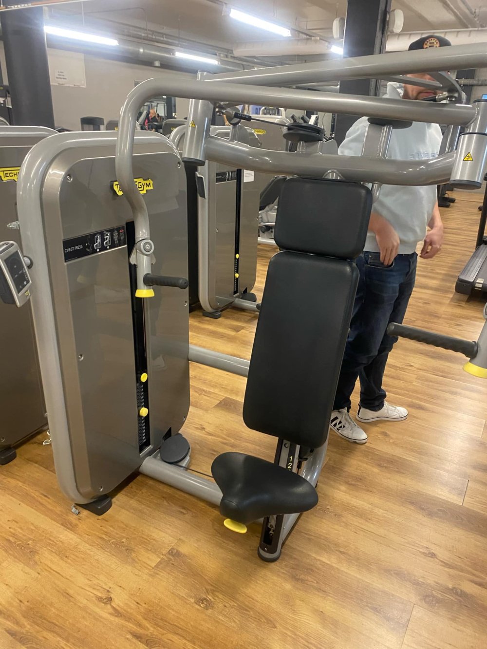Technogym Element Chest press