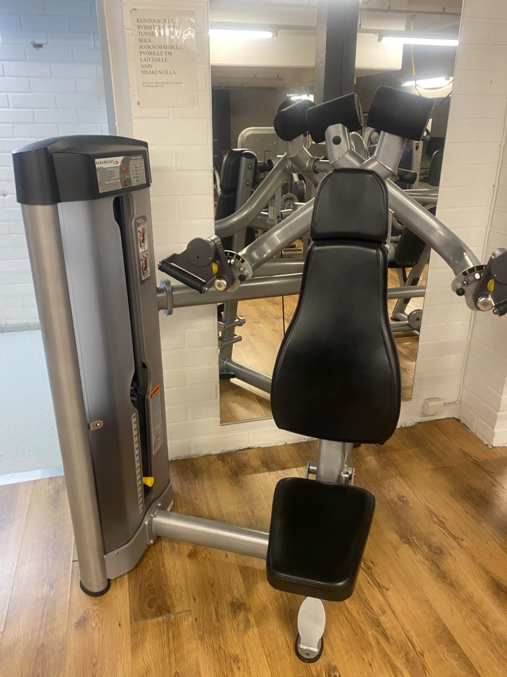 Paramount Shoulder press 895,-