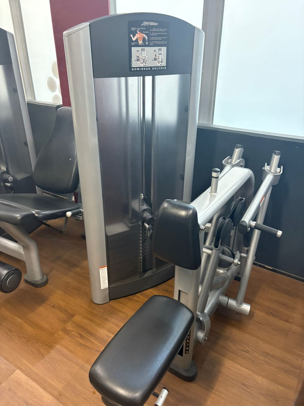 Life Fitness Signature Seated Row - Rear Deltoid