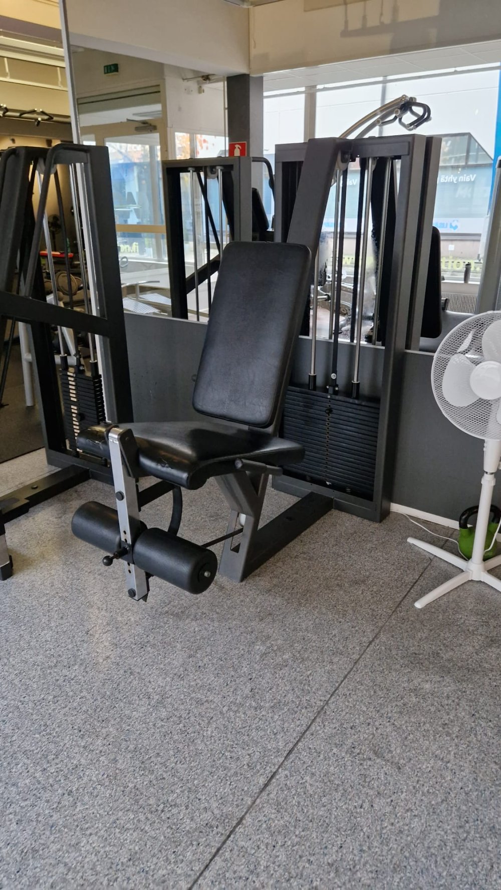 Leg extension laite 799,-