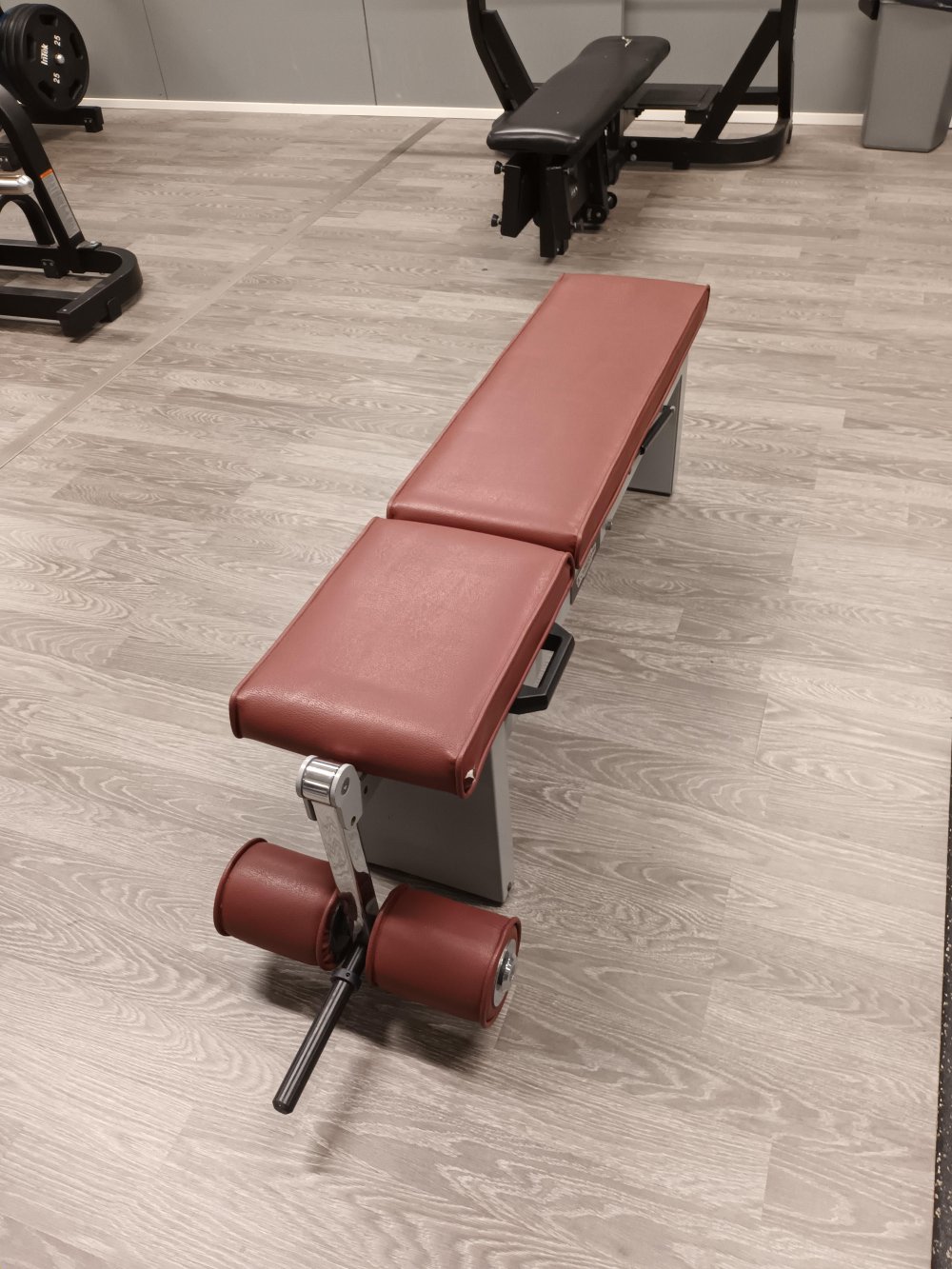 Technogym Multiuse penkki 400,-