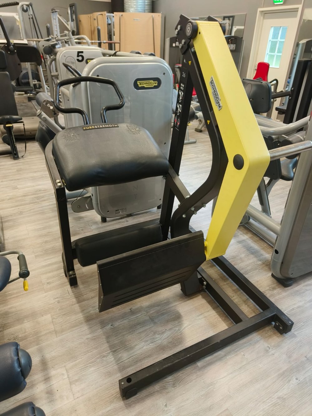 Technogym PURE Rear kick 750,-