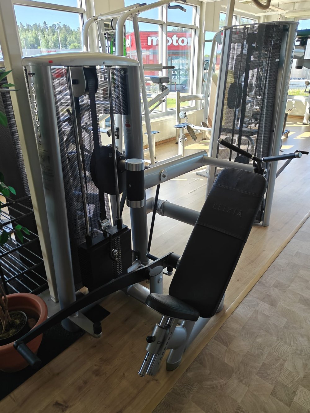 Gym80 Sygnum Pull over 1300,-