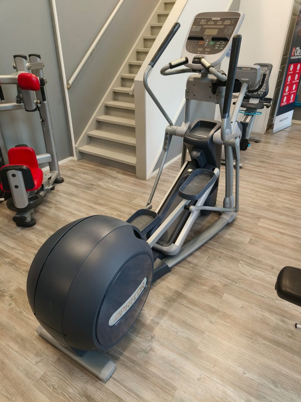 Precor EFX 835 Crosstrainer 895,-